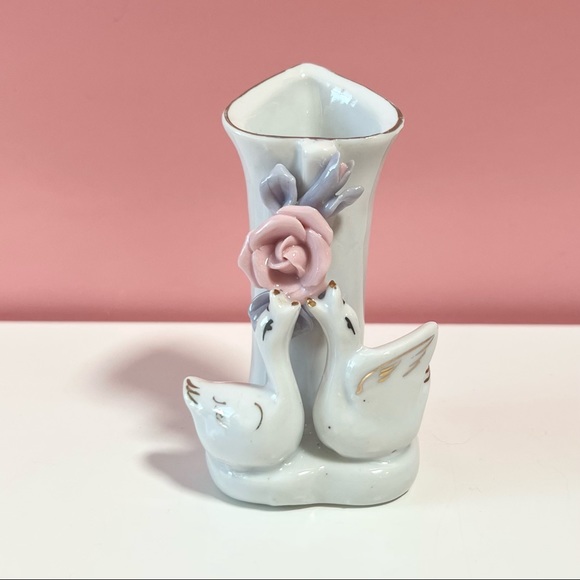 Vintage pastel double swan rose vase